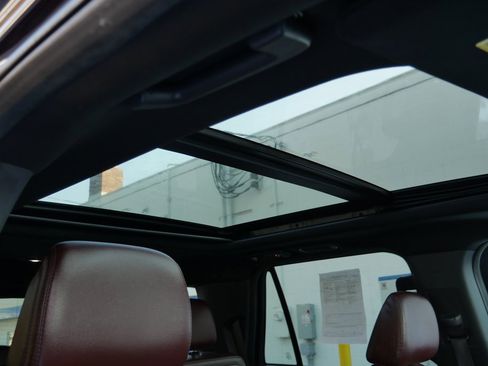 Used 2023 Ford Expedition Limited image 24