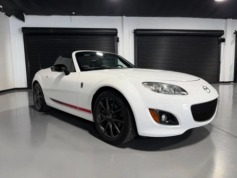Used 2015 MAZDA MX-5 Miata Club RWD image 3