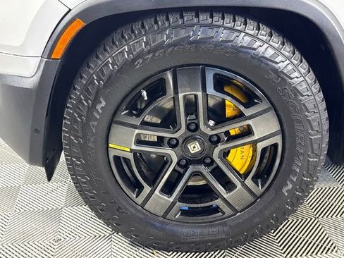 Used 2023 Rivian R1S Launch Edition image 11