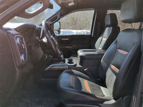 Used 2021 GMC Sierra 2500 AT4 w/ Snow Plow Prep/Camper Package image 9