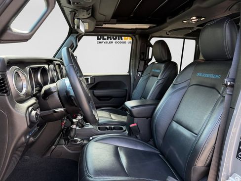 Used 2022 Jeep Wrangler Unlimited Rubicon 4xe AWD/4WD image 22