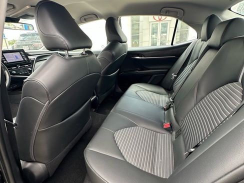 Used 2021 Toyota Camry SE FWD image 8