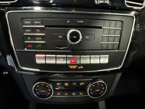 Used 2019 Mercedes-Benz GLE 400 4MATIC image 29