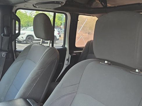 Used 2018 Jeep Wrangler Unlimited Sport AWD/4WD image 18