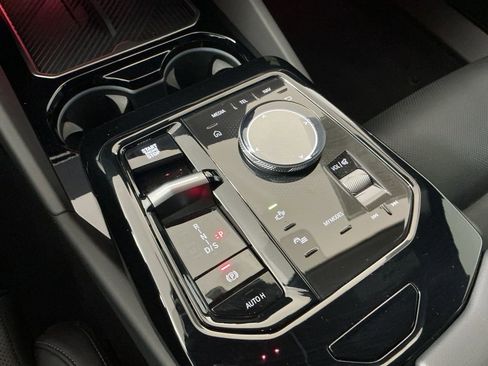 Certified 2025 BMW 530i w/ Premium Package image 14