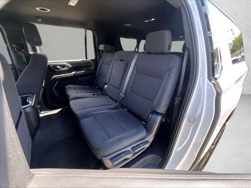 Used 2022 Chevrolet Suburban LS RWD image 28