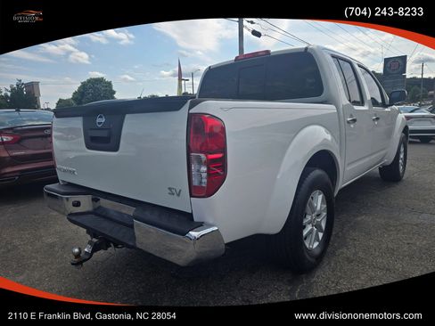 Used 2017 Nissan Frontier SV RWD image 4