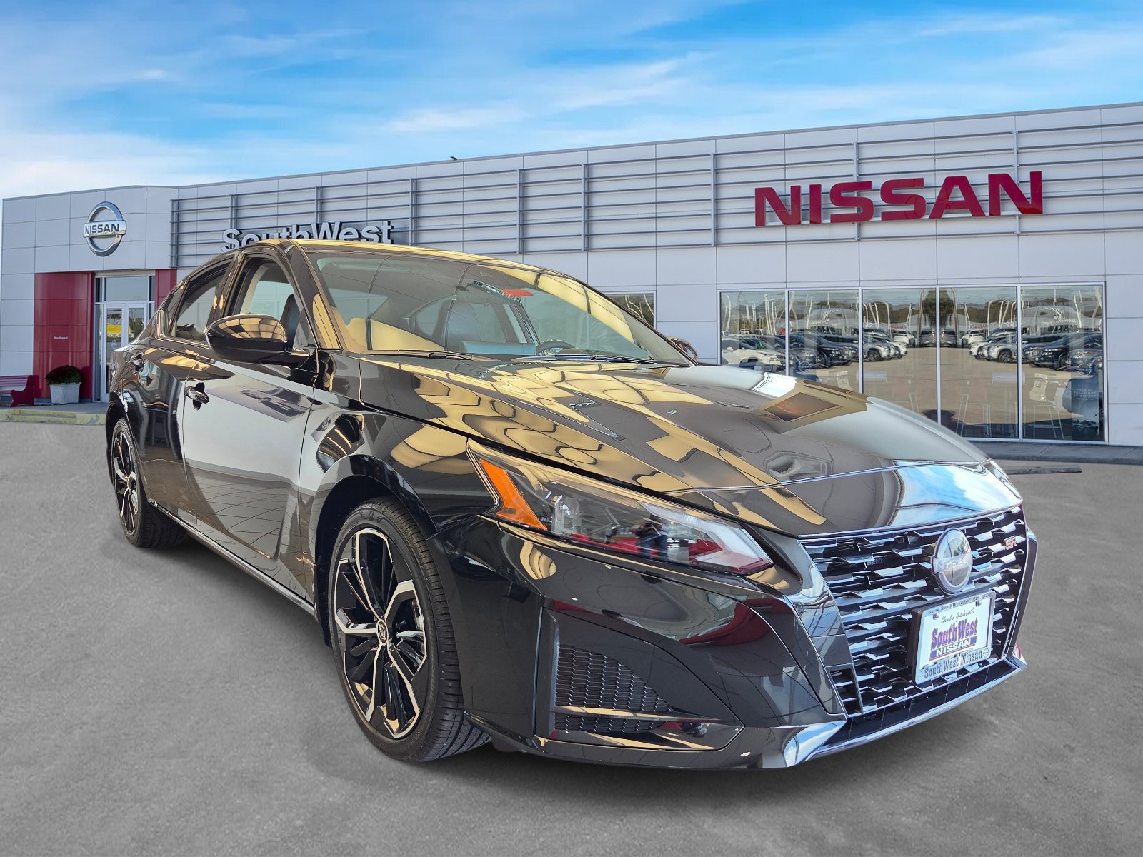 New 2026 Nissan Altima 2.5 SR FWD image 3