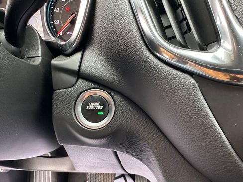 Used 2024 Chevrolet Equinox LT FWD image 22