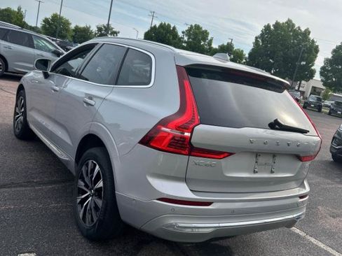 Used 2023 Volvo XC60 B5 Plus w/ Climate Package AWD/4WD image 4