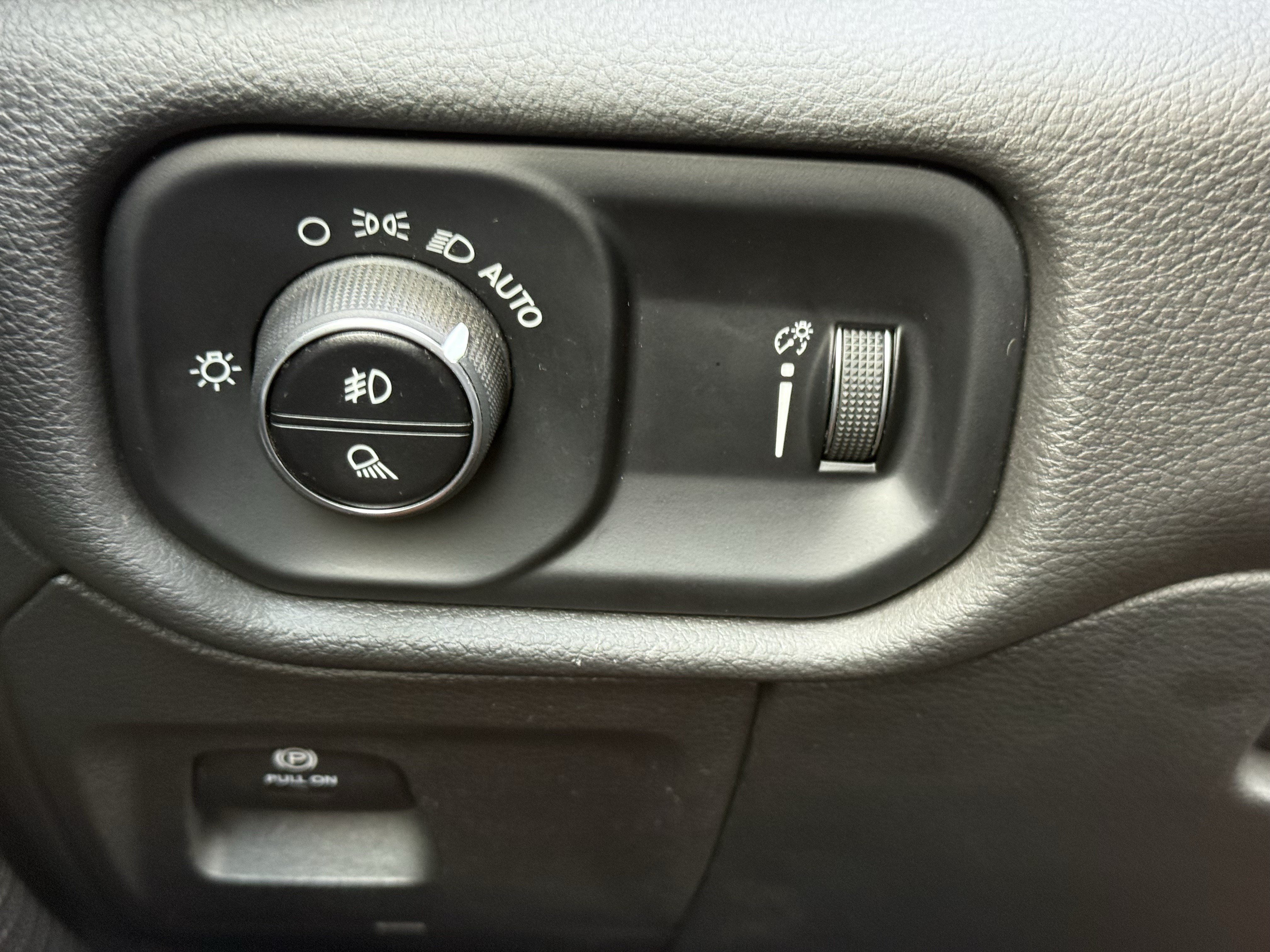 Used 2024 RAM 1500 Big Horn AWD/4WD image 27