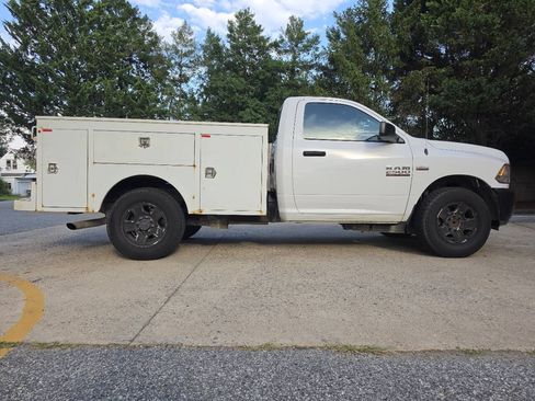 Used 2018 RAM 2500 Tradesman w/ Power & Remote Entry Group RWD image 3