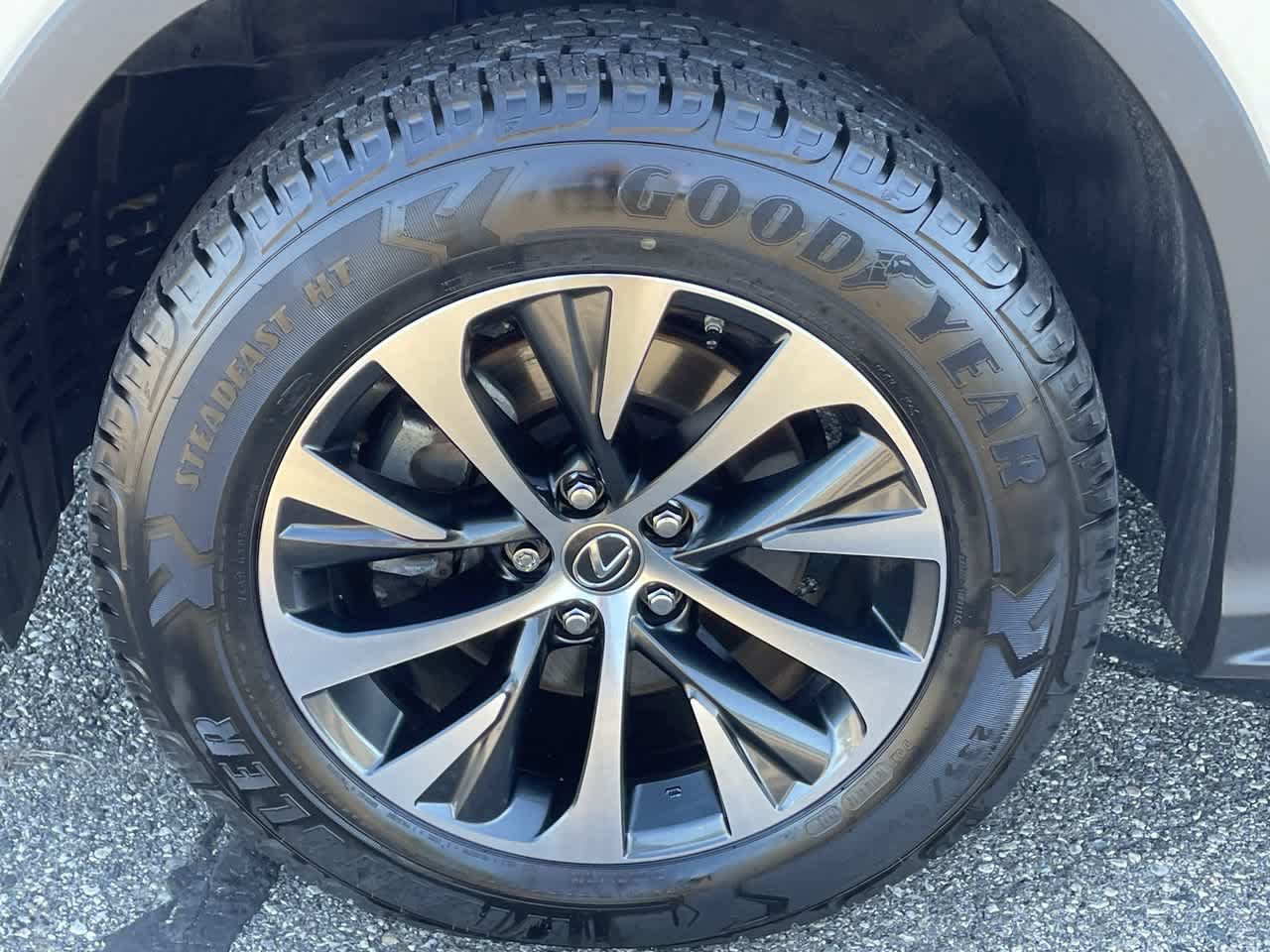 Used 2022 Lexus RX 350L Premium w/ Premium Package AWD/4WD image 38