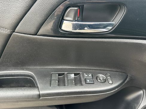 Used 2015 Honda Accord Sport image 11