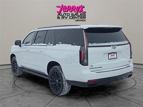Used 2023 Cadillac Escalade ESV Sport Platinum w/ LPO, ONYX Package image 3