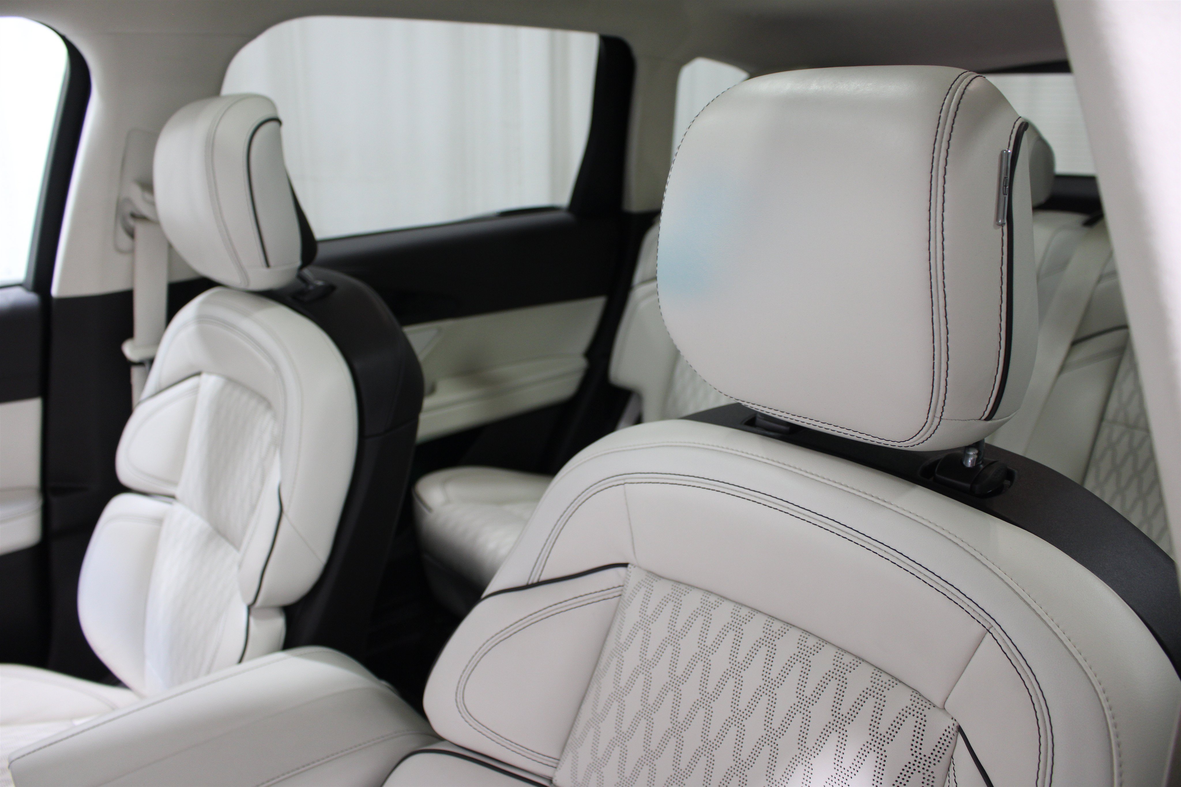 Used 2024 Lincoln Nautilus Black Label AWD/4WD image 4