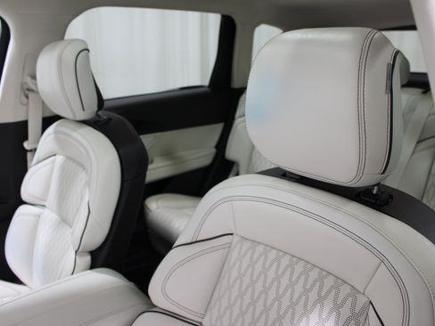 Used 2024 Lincoln Nautilus Black Label AWD/4WD image 4