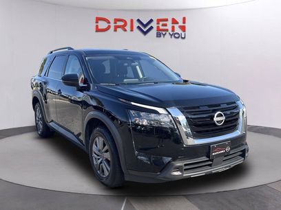 Used 2024 Nissan Pathfinder SV