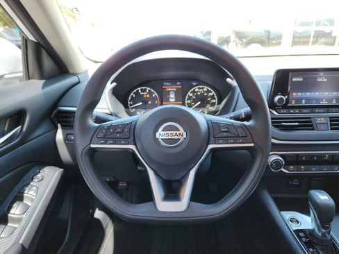 Used 2022 Nissan Altima 2.5 S image 12