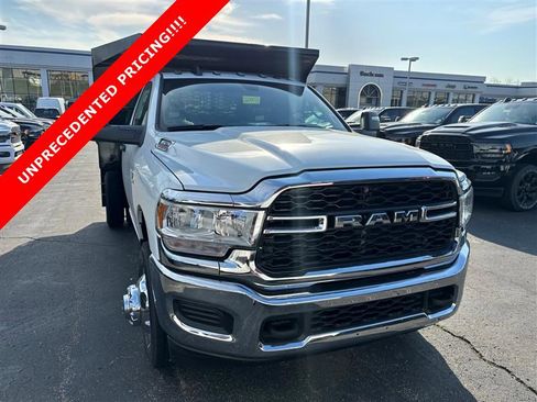 New 2024 RAM 3500 Tradesman image 3