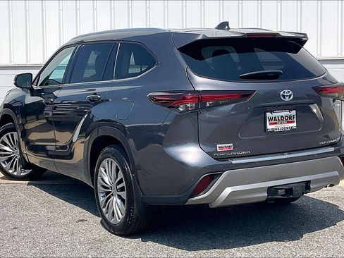 Used 2024 Toyota Highlander Platinum AWD/4WD image 15