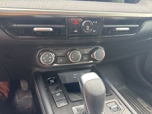 Certified 2025 Nissan Kicks SV AWD/4WD image 12