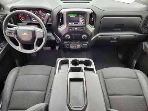 Used 2025 Chevrolet Silverado 1500 Custom image 13