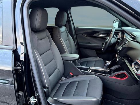 Used 2023 Chevrolet TrailBlazer RS image 21