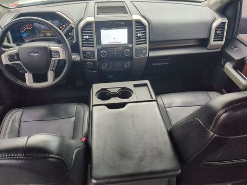 Used 2017 Ford F150 Lariat image 28