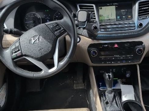 Used 2017 Hyundai Tucson Limited w/ Cargo Package AWD/4WD image 7