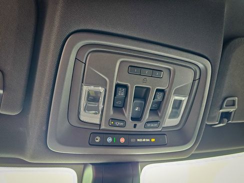 Certified 2022 GMC Sierra 3500 Denali image 35