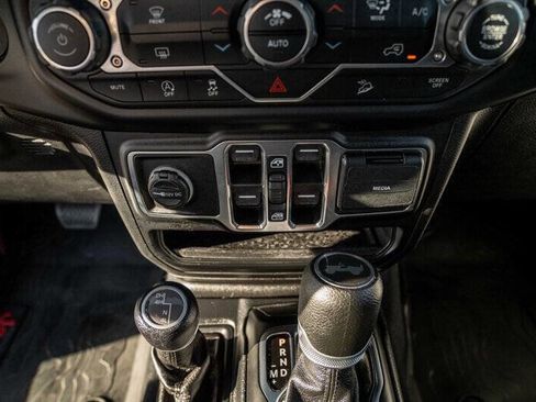 Used 2020 Jeep Wrangler Unlimited Sport S AWD/4WD image 15