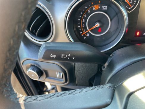 Used 2023 Jeep Wrangler Sport S image 23