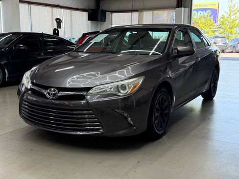 Used 2016 Toyota Camry LE FWD image 5