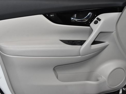 Certified 2022 Nissan Rogue Sport SL AWD/4WD image 4