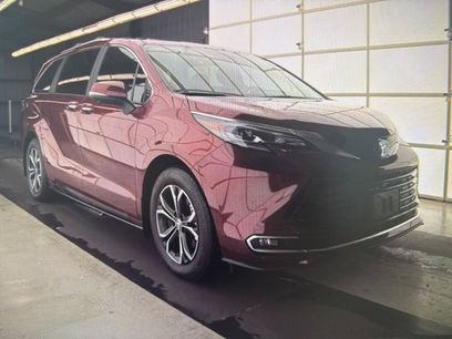 Used 2025 Toyota Sienna Platinum