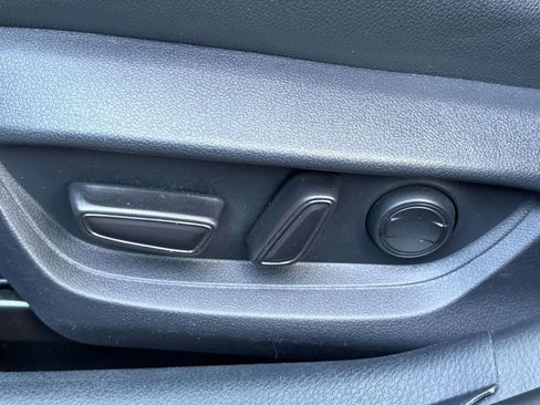 Used 2025 Toyota Camry SE FWD image 23