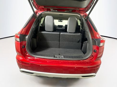 Used 2024 Mitsubishi Outlander SE image 30