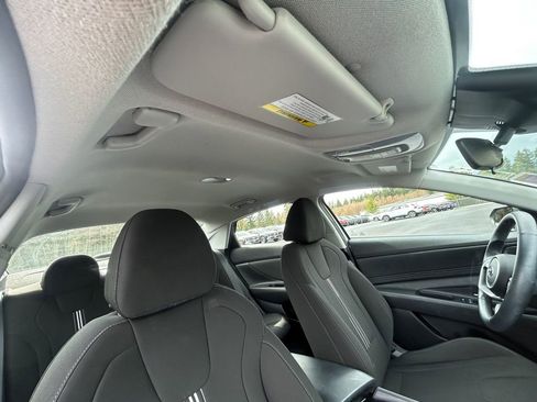 Used 2022 Hyundai Elantra SEL w/ Convenience Package image 27