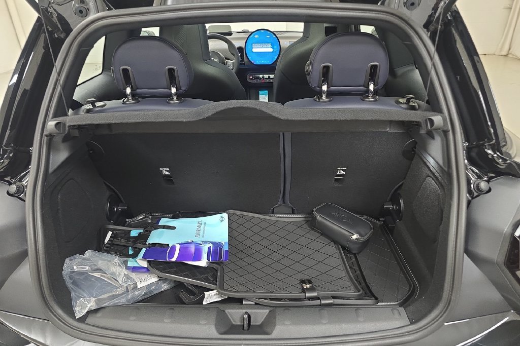 New 2027 MINI Cooper 2-Door Hardtop FWD image 26