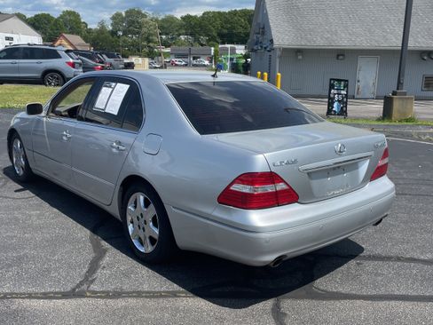 Used 2004 Lexus LS 430 RWD image 12