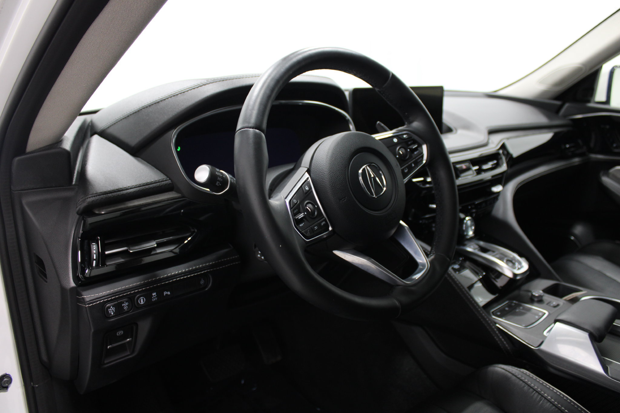 Used 2023 Acura MDX w/ Advance Package AWD/4WD image 12