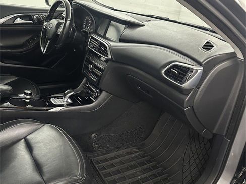 Used 2017 INFINITI QX30 Premium w/ Navigation Package image 36