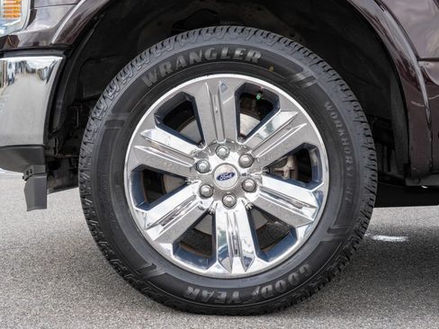 Used 2018 Ford F150 Lariat w/ Equipment Group 502A Luxury AWD/4WD image 30