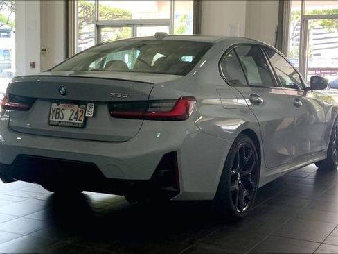 Used 2025 BMW 330i Sedan w/ M Sport Package image 6
