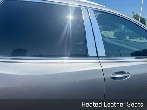 Used 2024 Buick Enclave Essence w/ Technology Package FWD image 7
