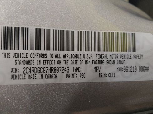 Used 2017 Dodge Grand Caravan SXT image 33