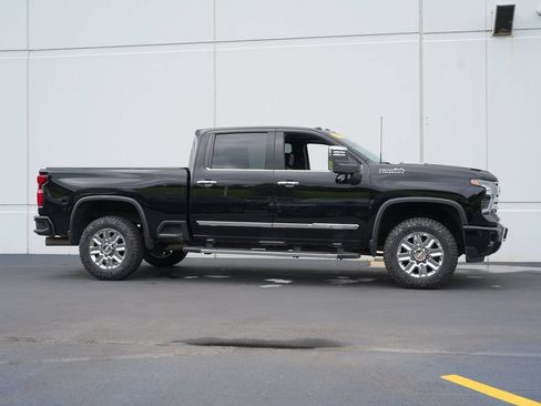 Used 2024 Chevrolet Silverado 3500 High Country w/ High Country Premium Package AWD/4WD image 2