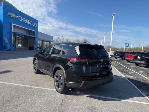 Used 2025 Nissan Rogue SV image 12