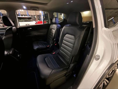 Used 2021 Volkswagen Atlas SEL Premium image 20